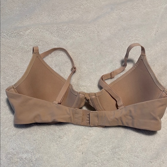 SKIMS Tan Bra - Picture 2 of 4